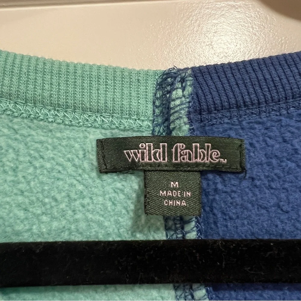 Wild Fable Two-Tone Niagara Falls, New York Crewneck - Picture 2 of 2
